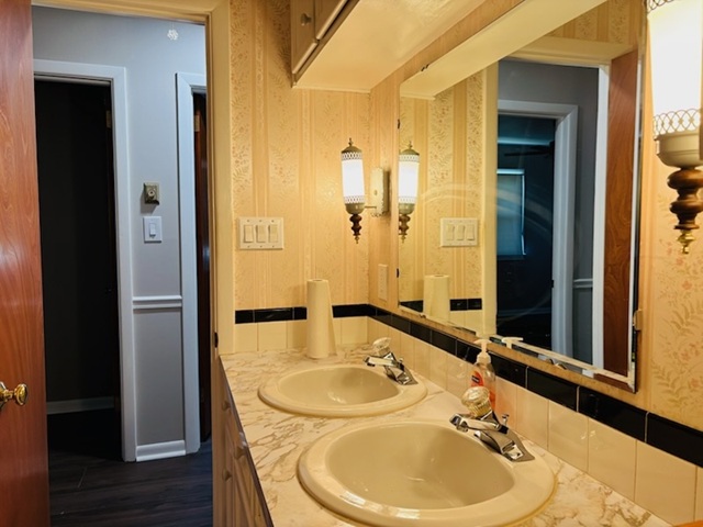 Gallery Photo 34